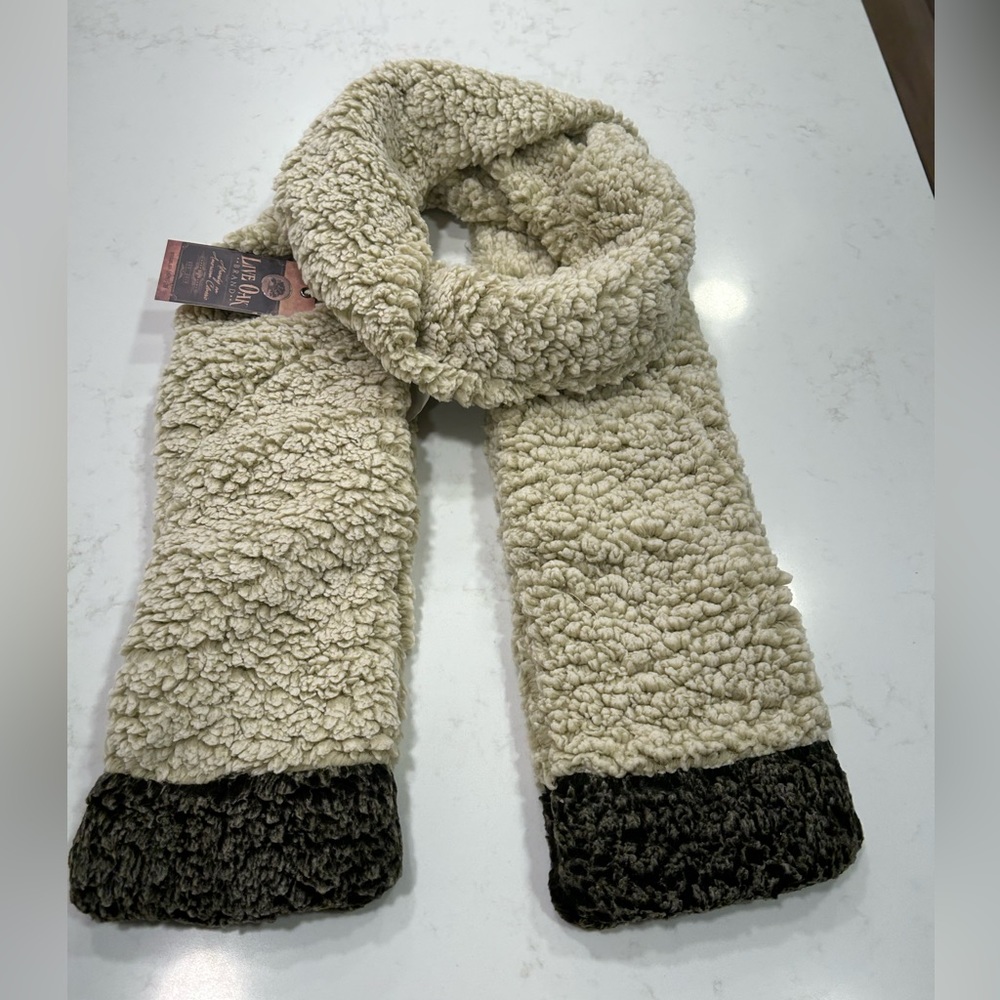 Oversized Sherpa scarf